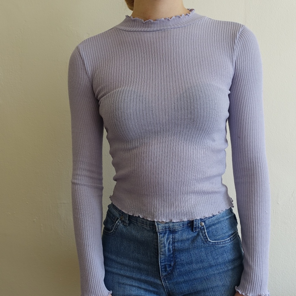 Thin lavender turtleneck